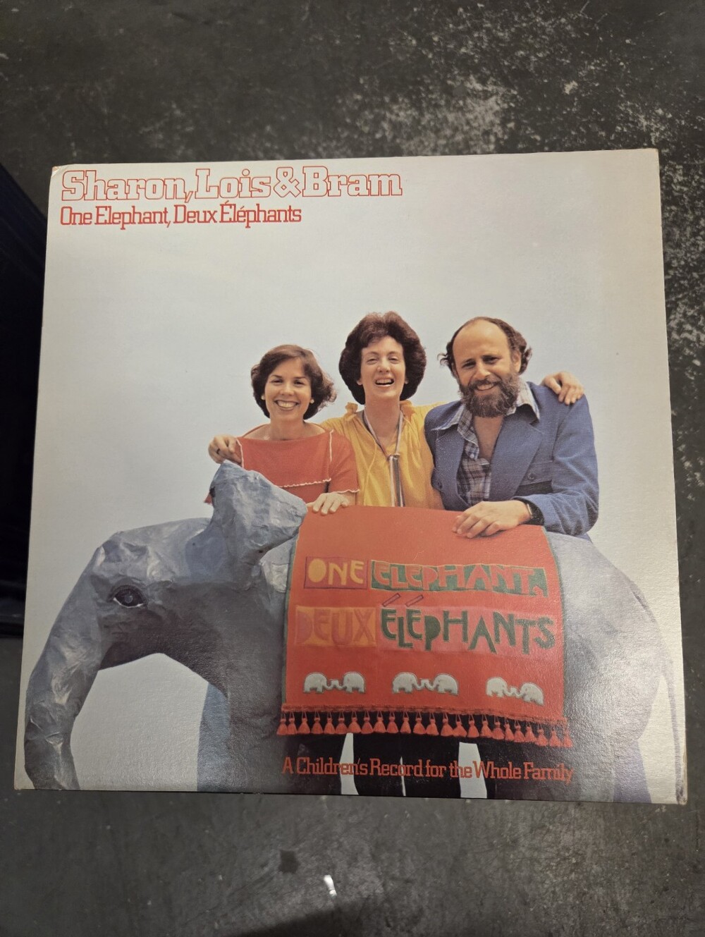 Sharon, Lois & Bram "One Elephant, Deux Éléphants" Album Cover - White/Red/Blue